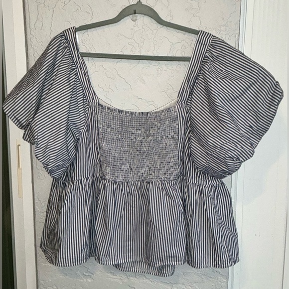 Old Navy Striped Navy Blue and White Women's Top (NWOT) - Picture 5 of 7